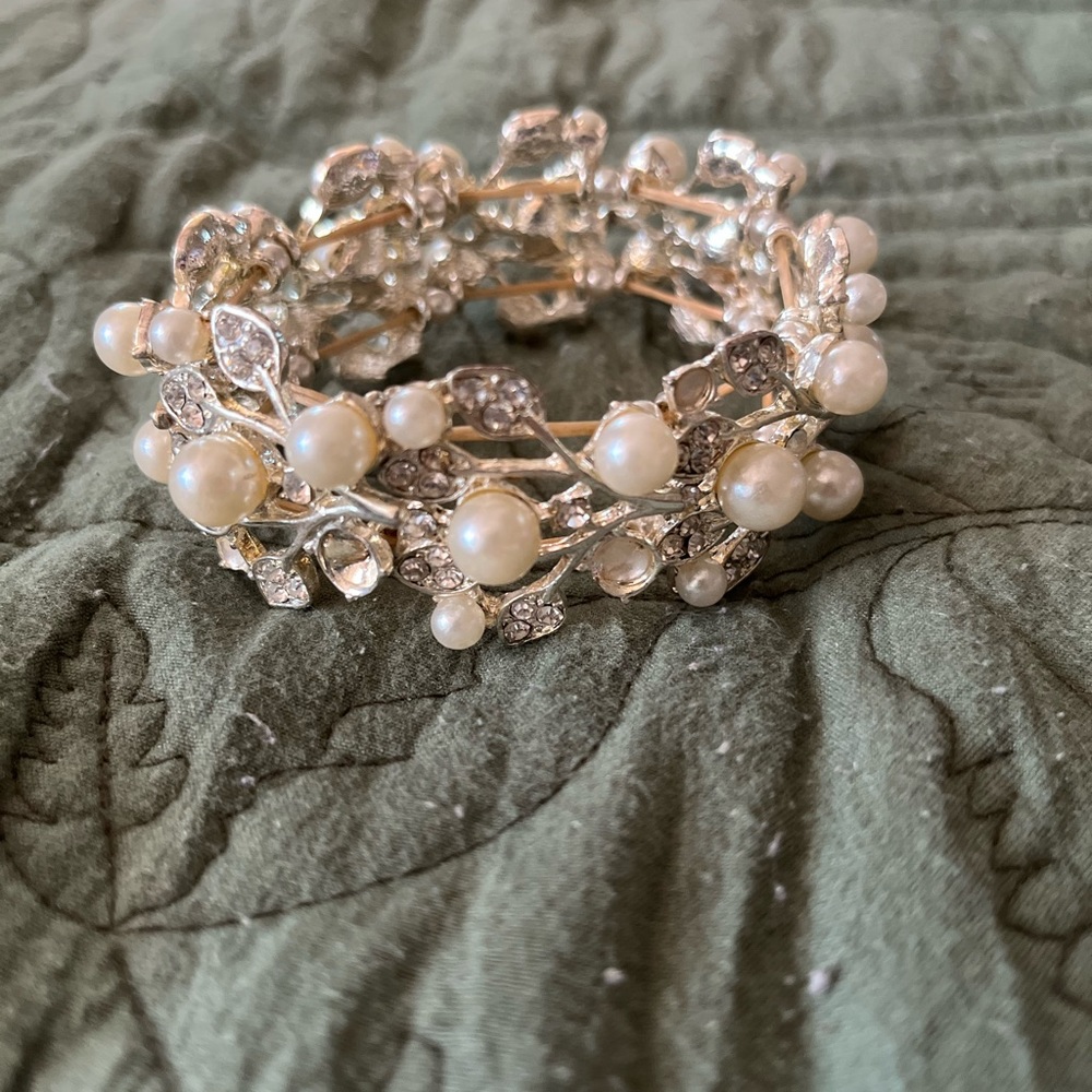 Pearl Stretch Bracelet